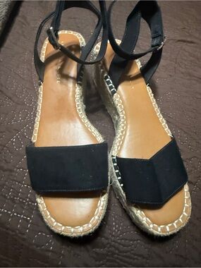 Kelly & Katie Black Espadrille Platform Sandals